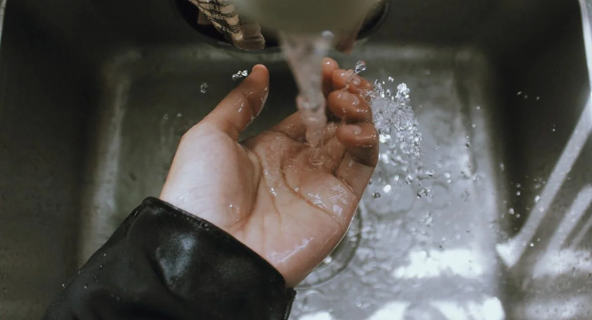 Le changement de robinet de salle de bain qui se décide avant même l’achat